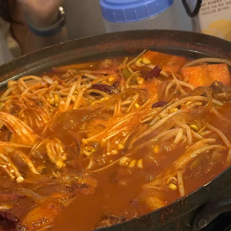 마니푸드(주) 마니푸드(주) [마니푸드(주)][즉석 김치맛 쌀국수][1개][92g] 92G x 1EA 썸네일 2