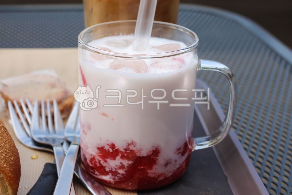 딸기라떼 1㎏ 썸네일 3