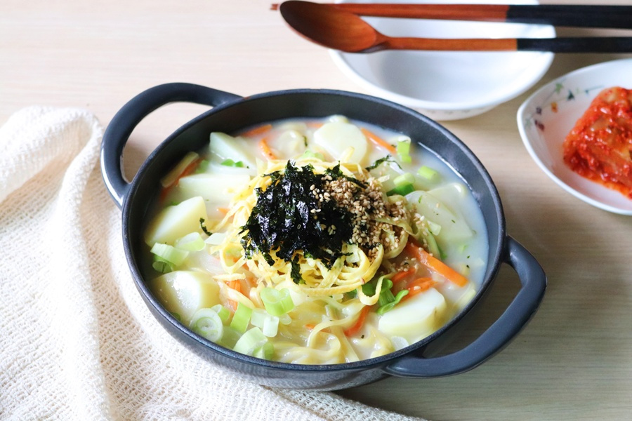 영일)감자칼국수 썸네일 3