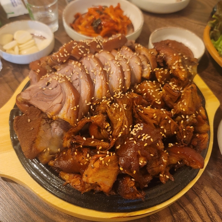 농주 왕족발 썸네일 3
