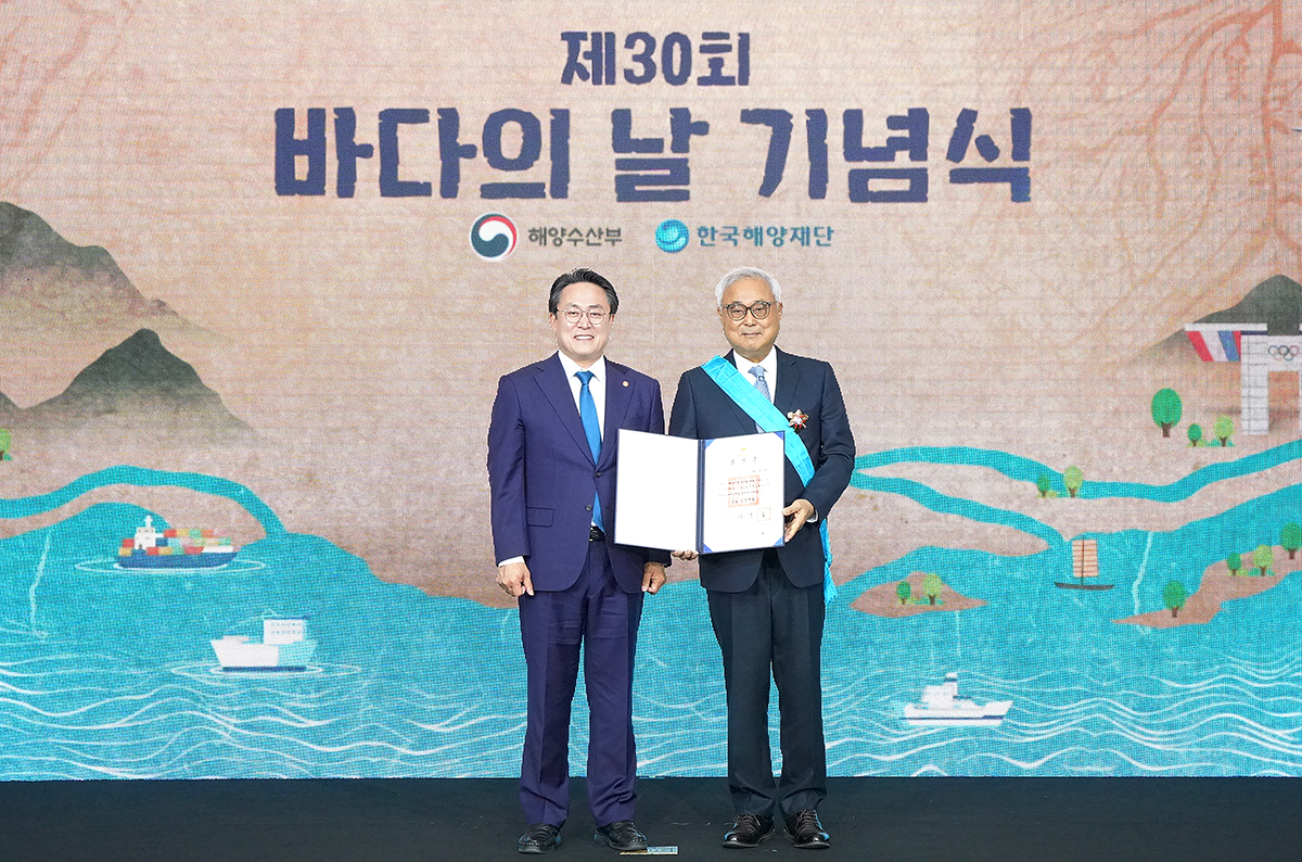 바다의 싱싱함을 그대로 갓 잡아 말린 우럭 썸네일 2