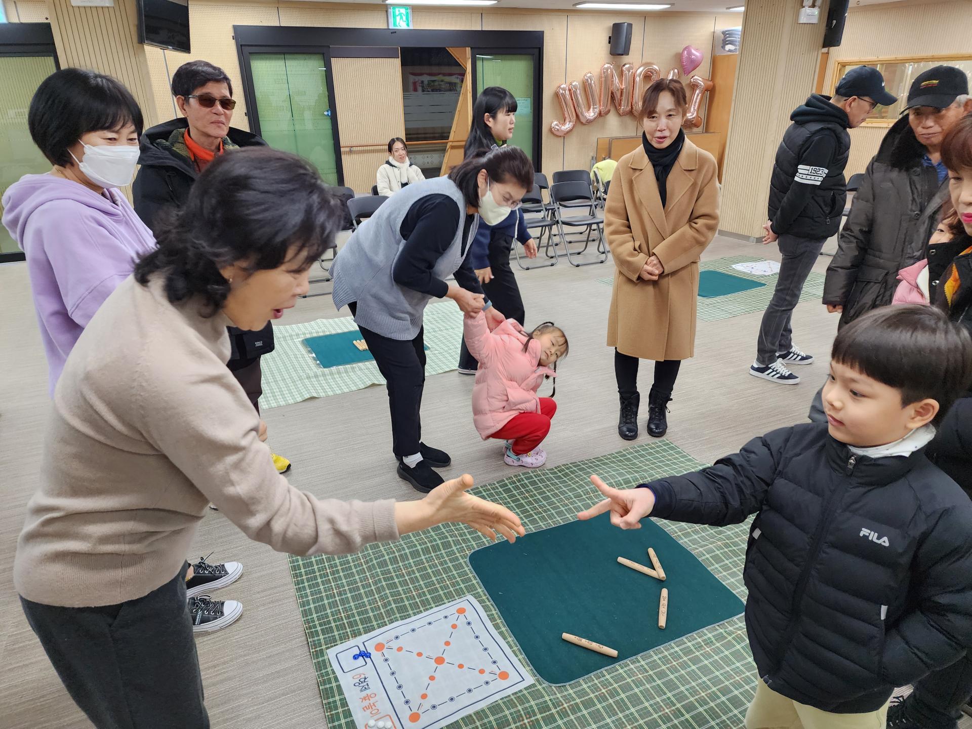 윷놀이 썸네일 2