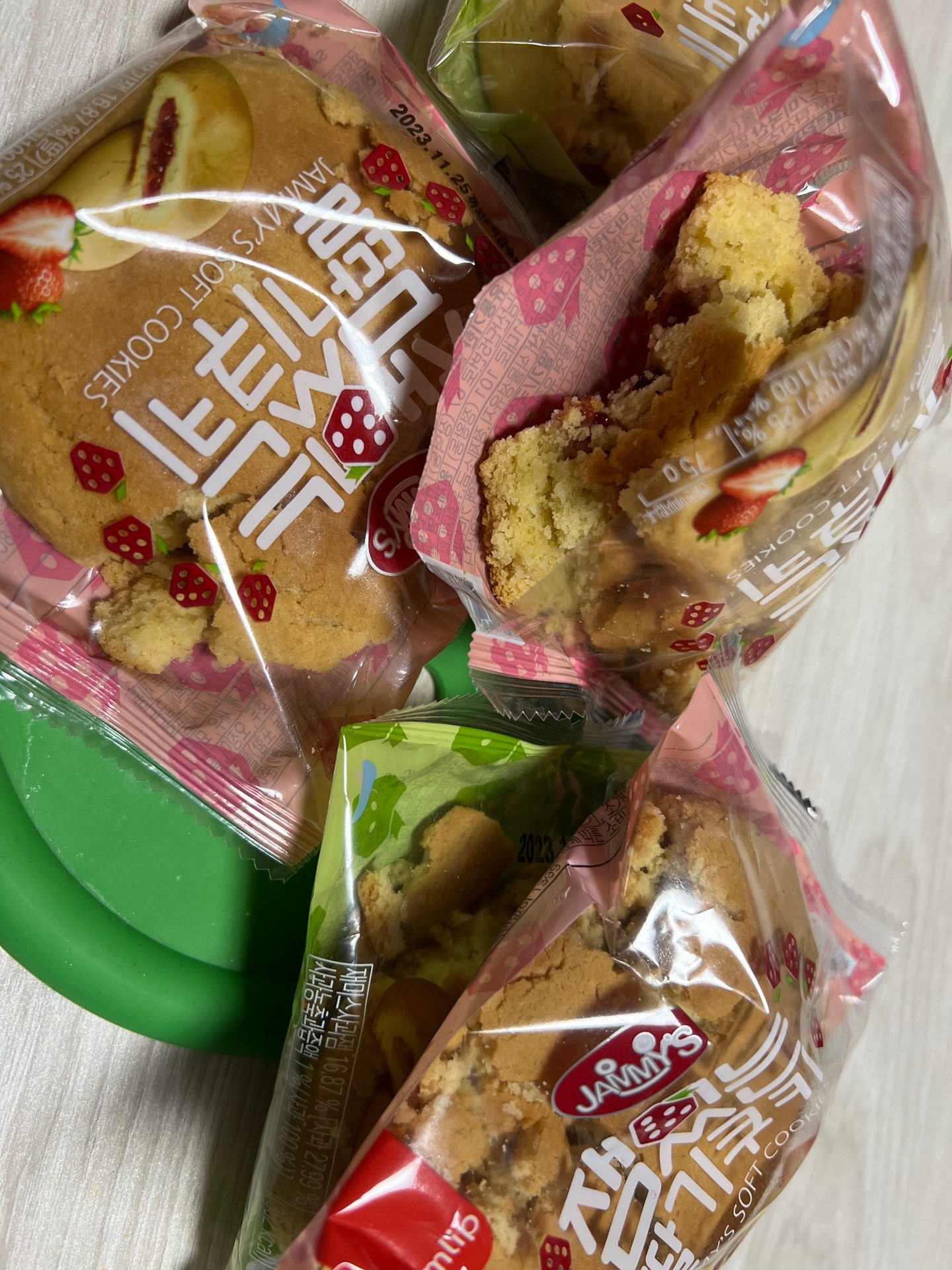 삼립)쿠키딸기쨈30g 썸네일 2