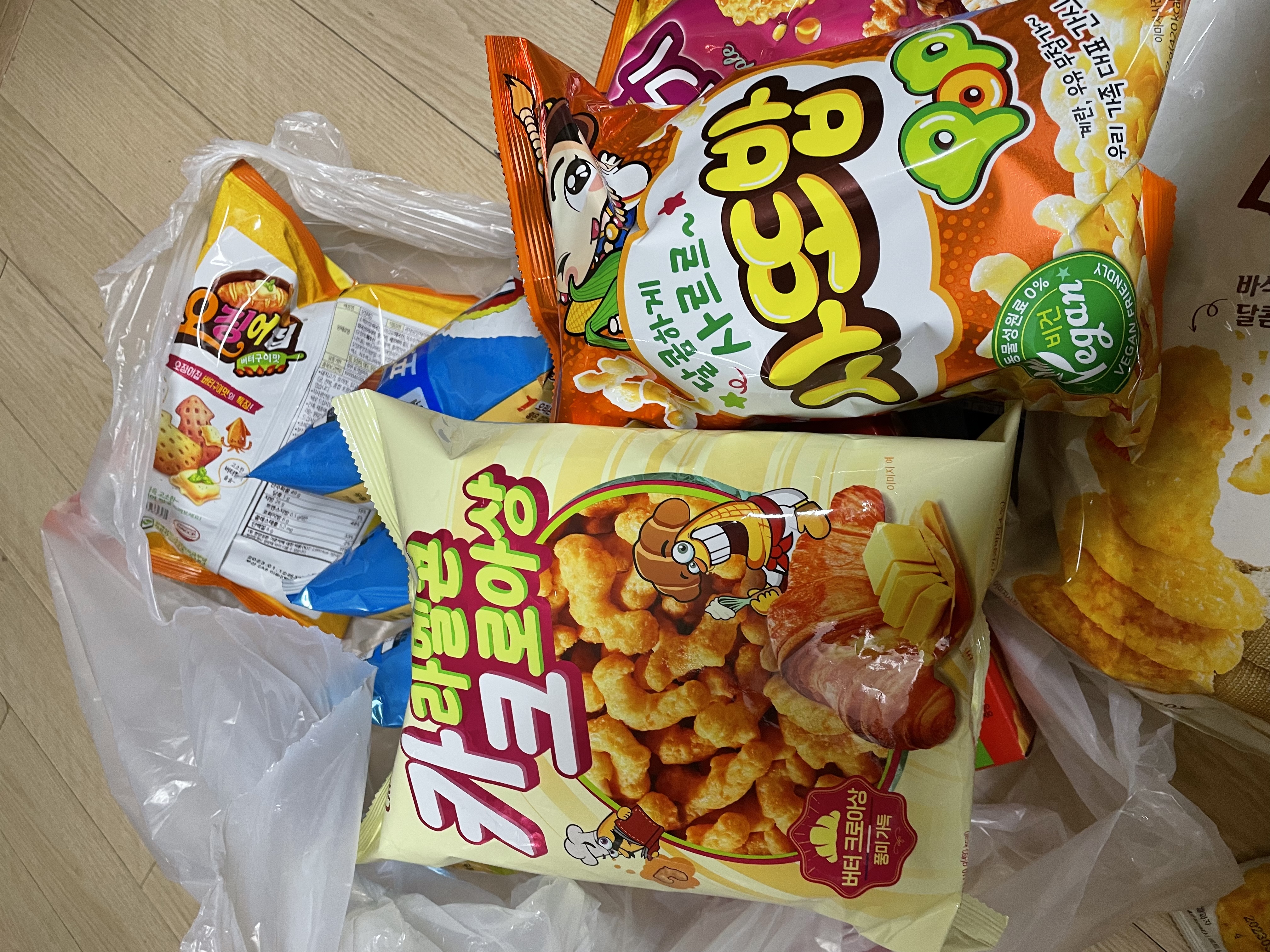 크라운 콘칩,카라멜콘과땅콩.콘쵸코.콘치즈 1EA 썸네일 3