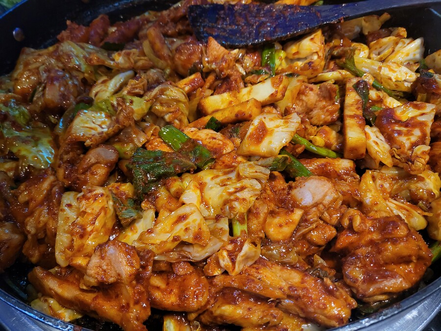 닭갈비와 모듬튀김도시락 1편 썸네일 2