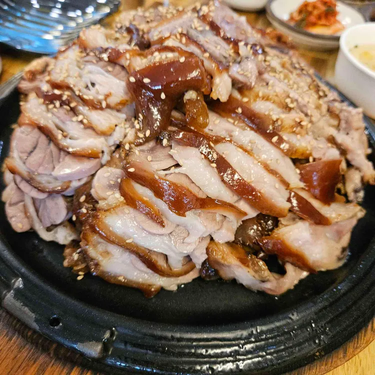 장충영양왕족발 썸네일 2