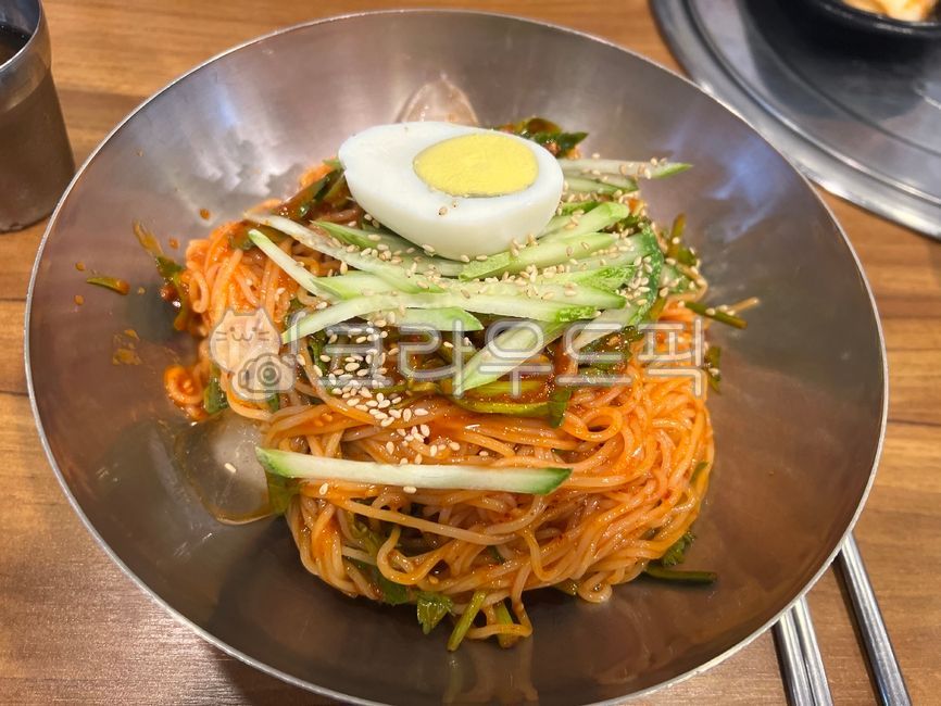 미앤락 떡국수 비빔면 봉지 썸네일 3